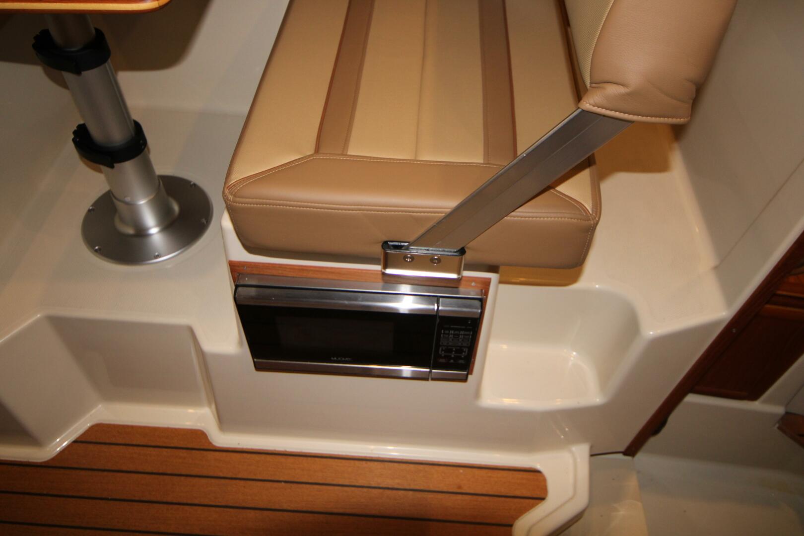 Slide: The Image of Ranger Tug R-23 2021 - 5434931