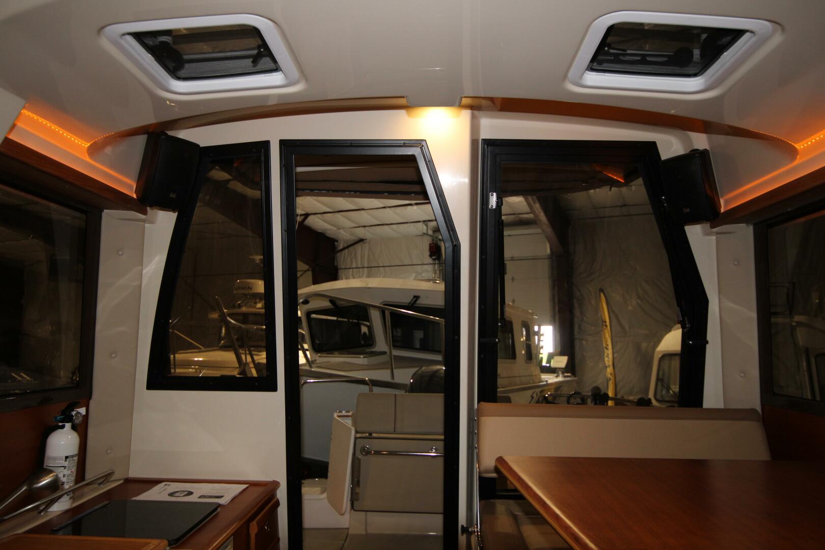 Slide: The Image of Ranger Tug R-23 2021 - 5434935