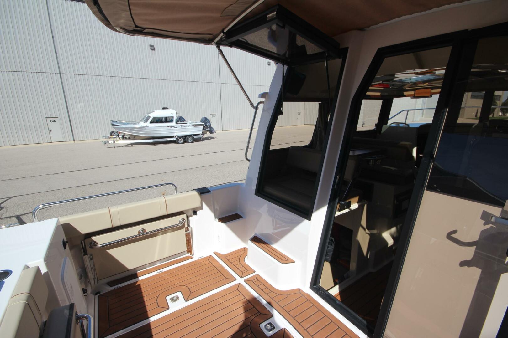 Slide: The Image of Ranger Tug R-25 Luxury Edition 2025 - 5594799