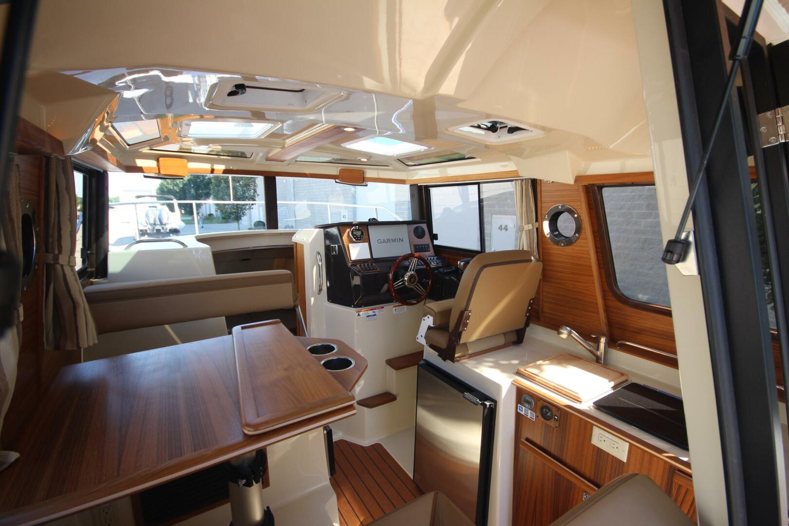 Slide: The Image of Ranger Tug R-25 Luxury Edition 2025 - 5594804