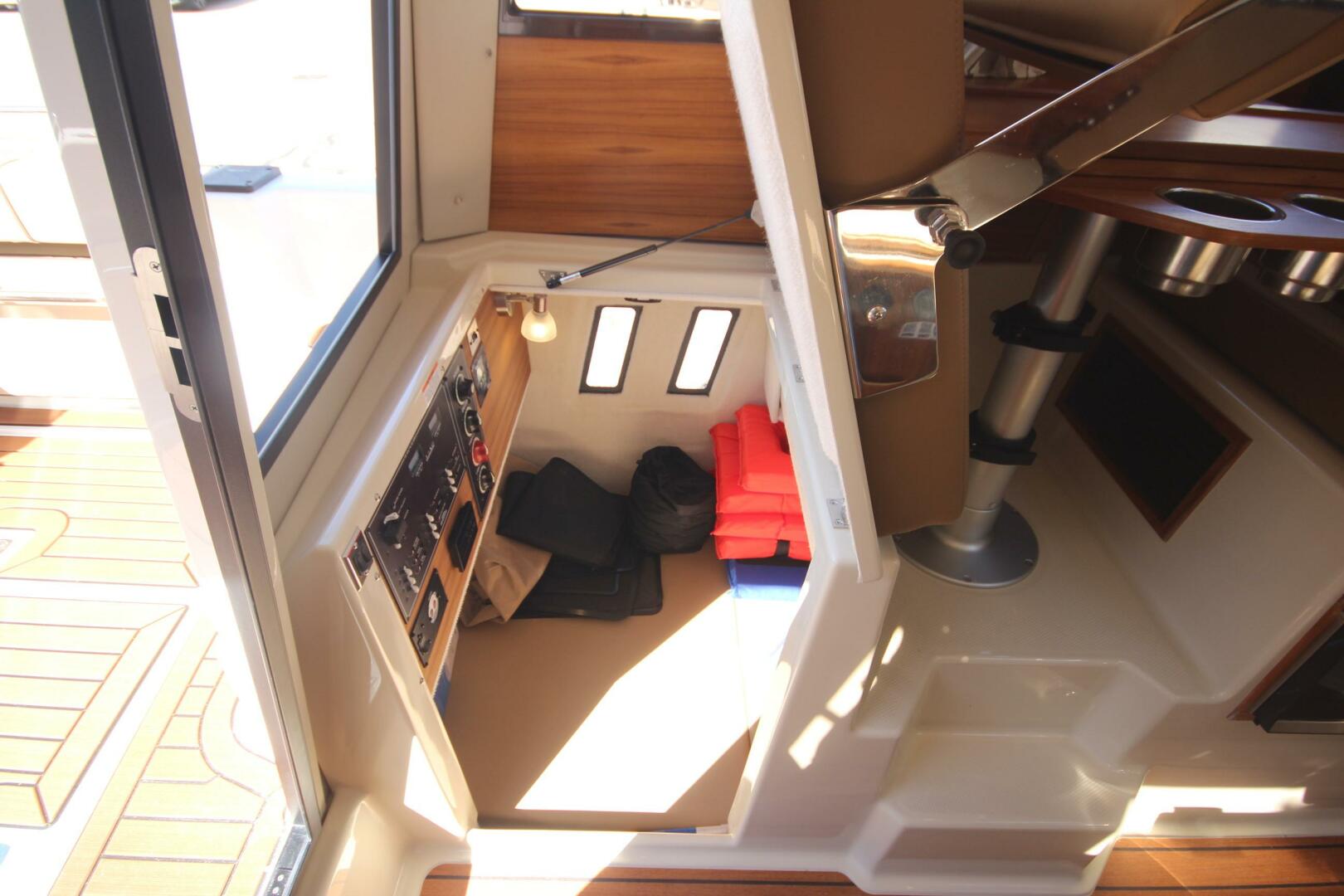 Slide: The Image of Ranger Tug R-25 Luxury Edition 2025 - 5594809