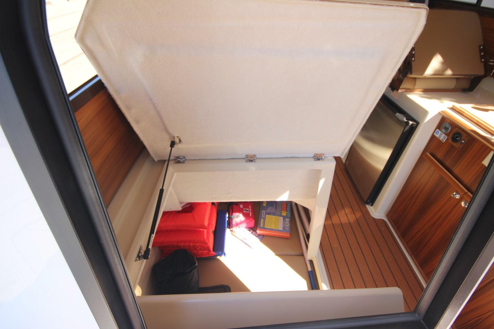 Slide: The Image of Ranger Tug R-25 Luxury Edition 2025 - 5594811