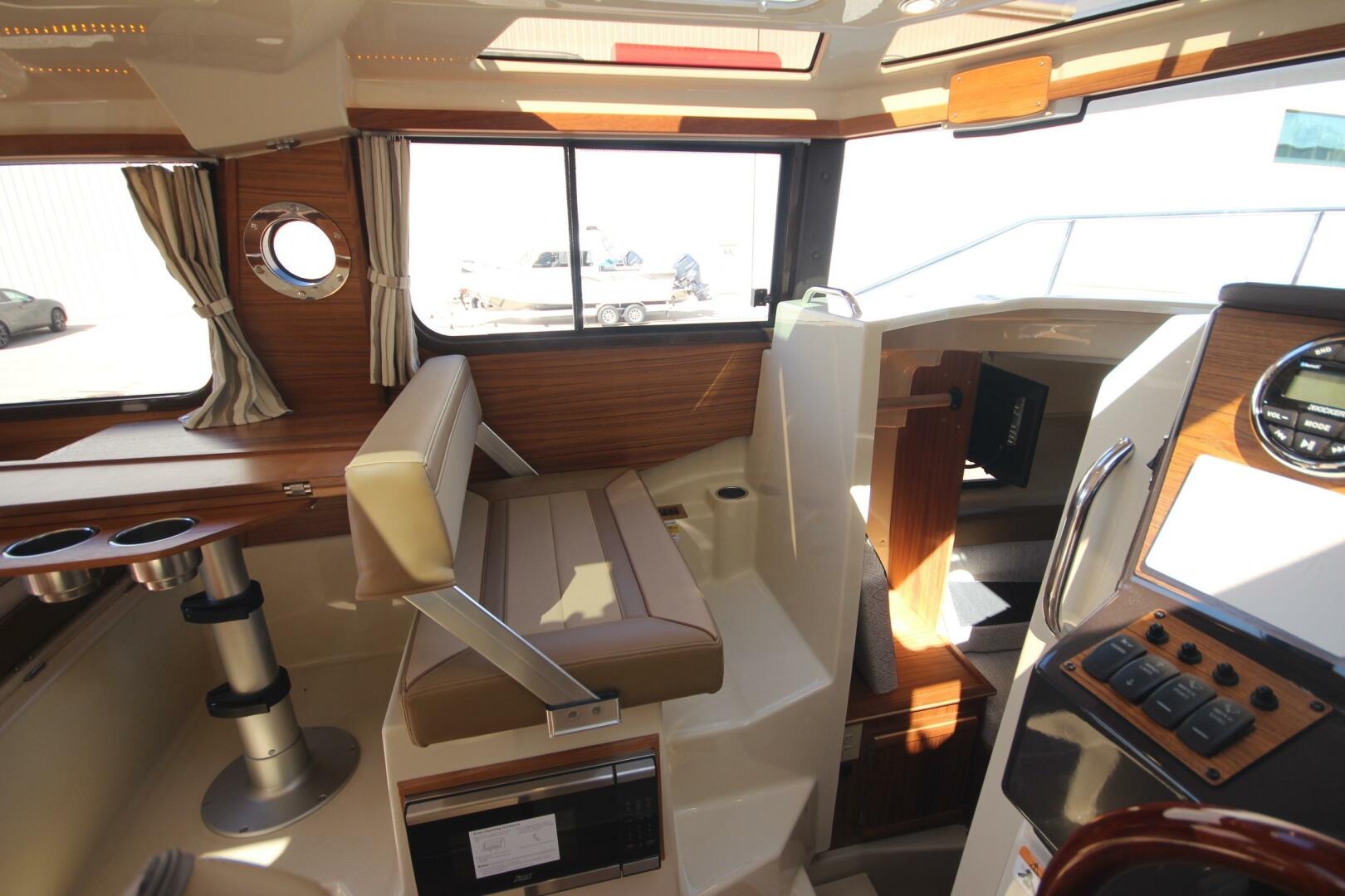 Slide: The Image of Ranger Tug R-25 Luxury Edition 2025 - 5594812