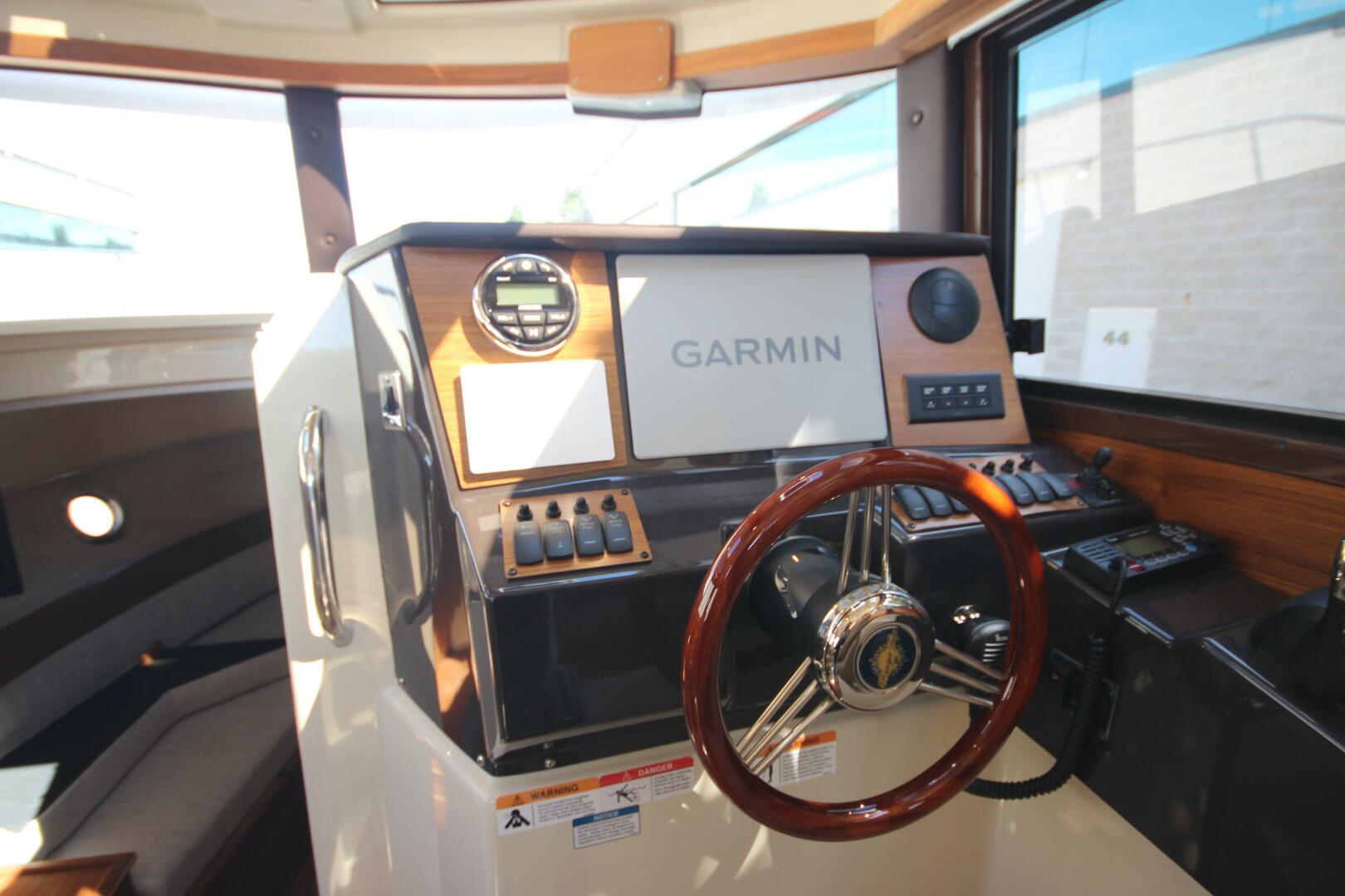 Slide: The Image of Ranger Tug R-25 Luxury Edition 2025 - 5594814