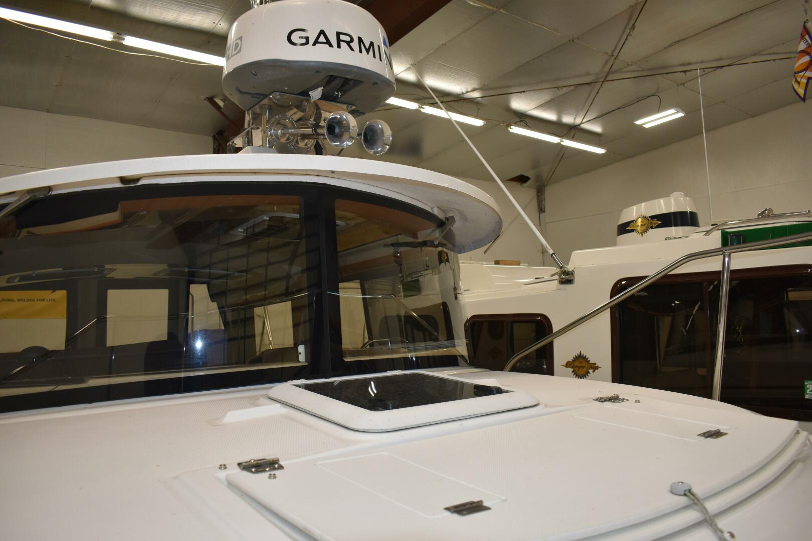 Slide: The Image of Ranger Tug R-27 LE 2019 - 5157091