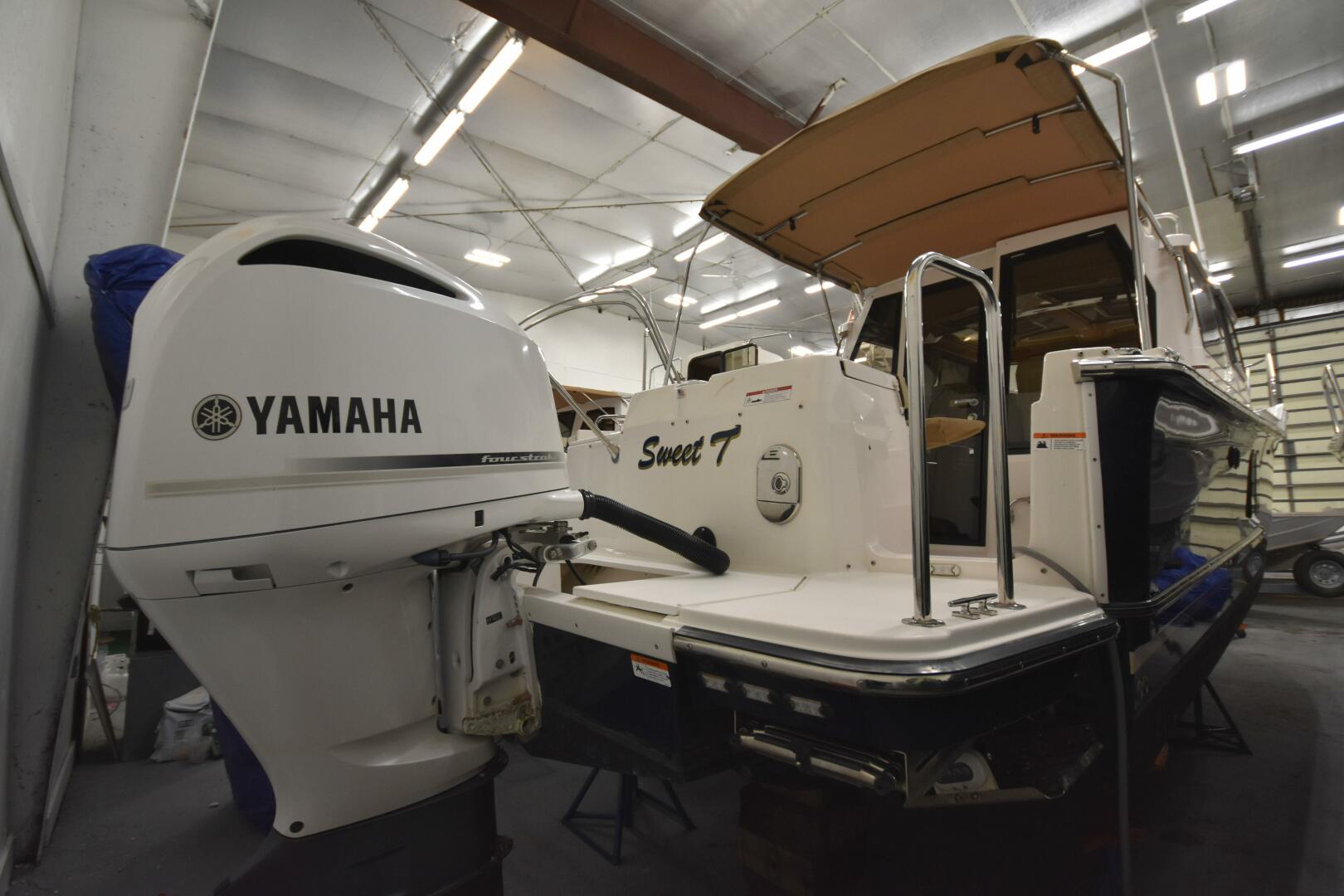 Slide: The Image of Ranger Tug R-27 LE 2019 - 5157095