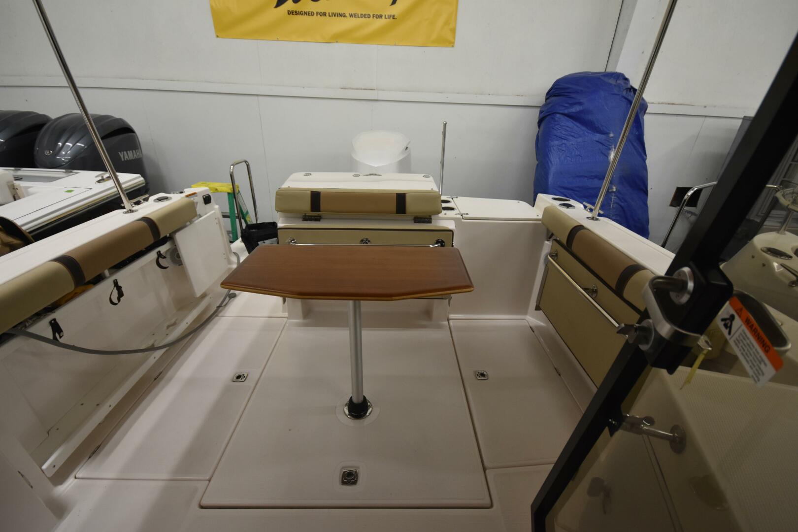 Slide: The Image of Ranger Tug R-27 LE 2019 - 5157106