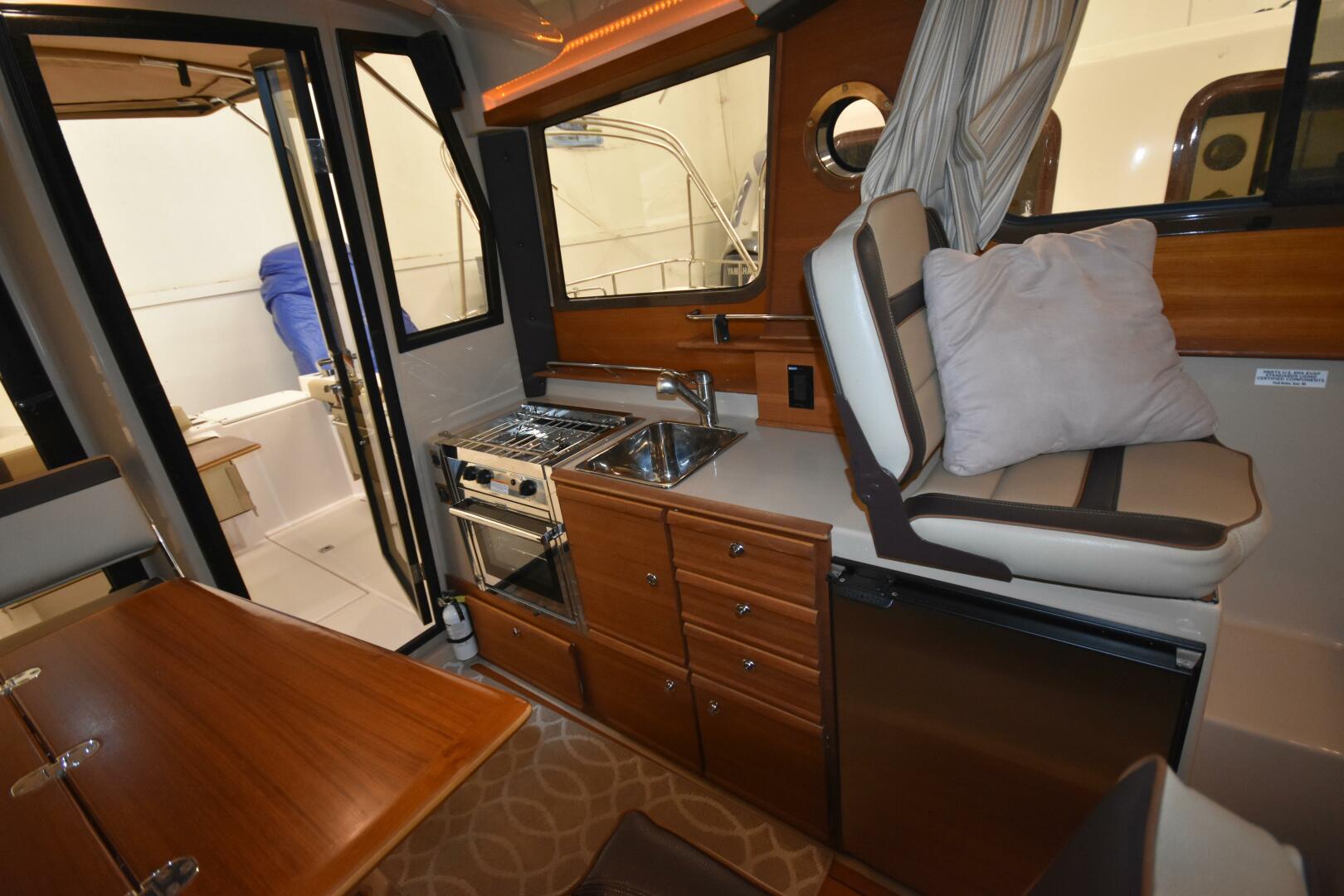 Slide: The Image of Ranger Tug R-27 LE 2019 - 5157124