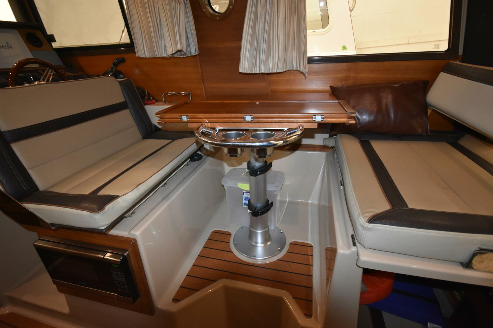 Slide: The Image of Ranger Tug R-27 LE 2019 - 5157141