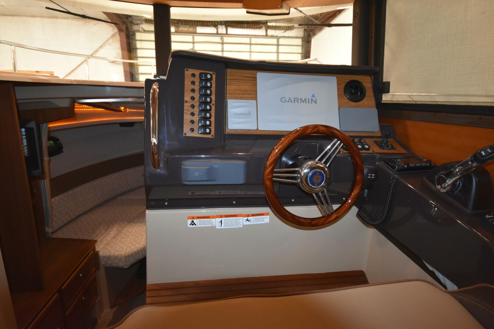 Slide: The Image of Ranger Tug R-27 LE 2019 - 5157154