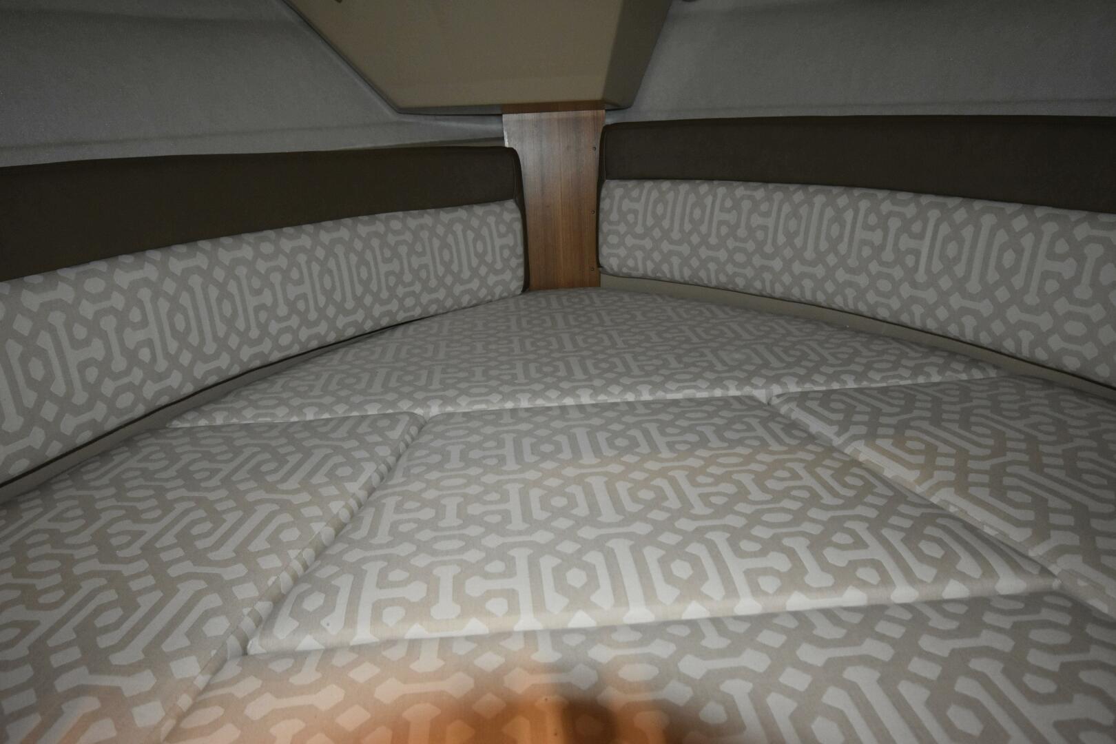 Slide: The Image of Ranger Tug R-27 LE 2019 - 5157172