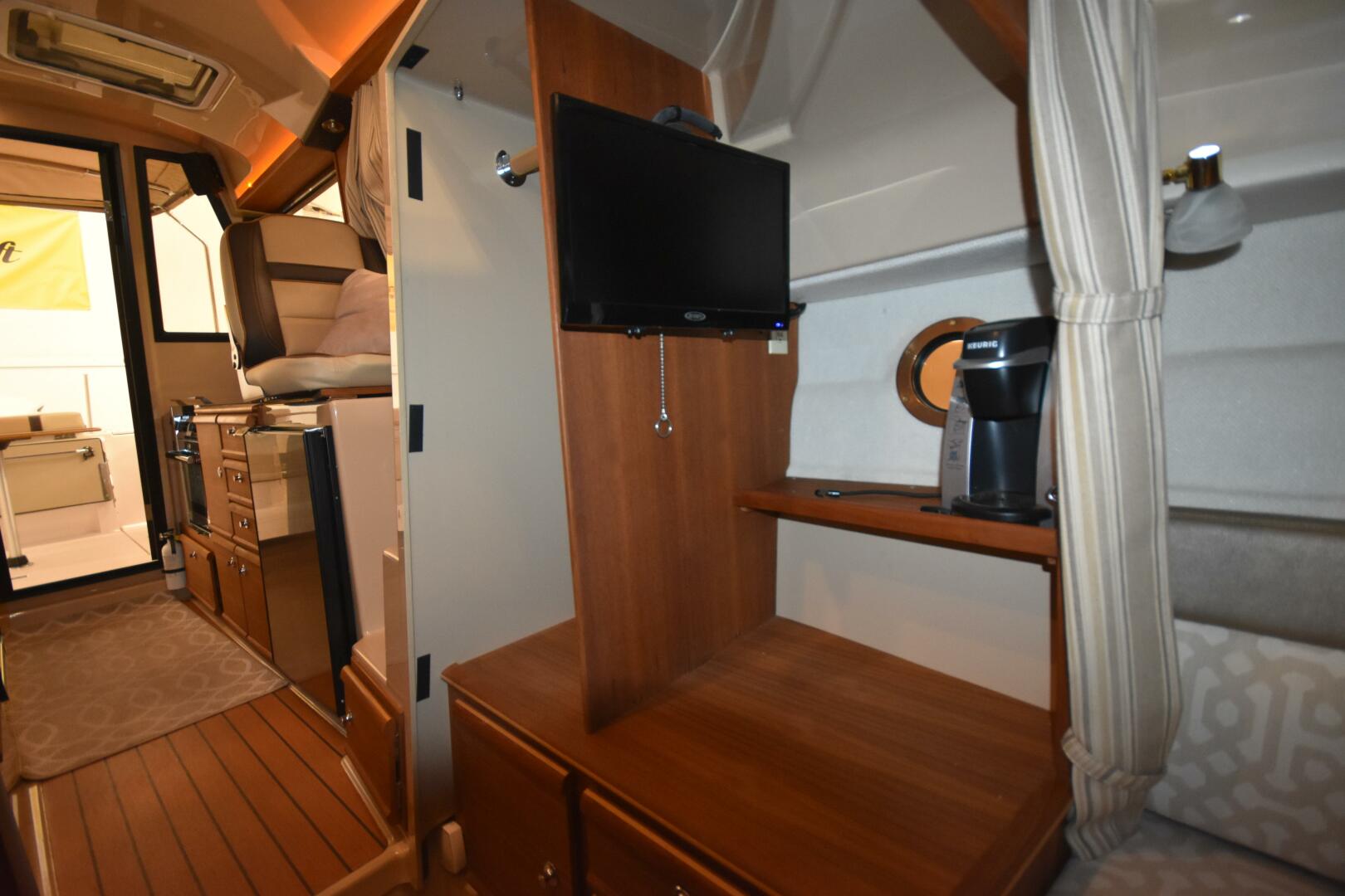 Slide: The Image of Ranger Tug R-27 LE 2019 - 5157178