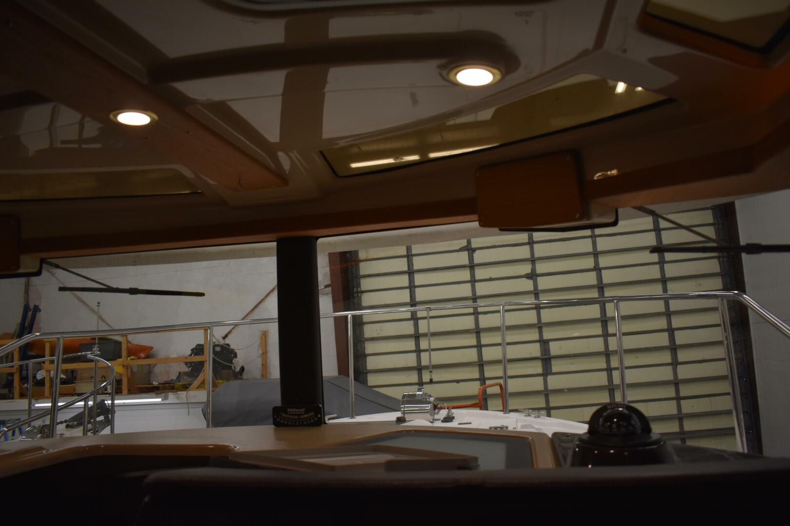 Slide: The Image of Ranger Tug R-27 LE 2019 - 5157221