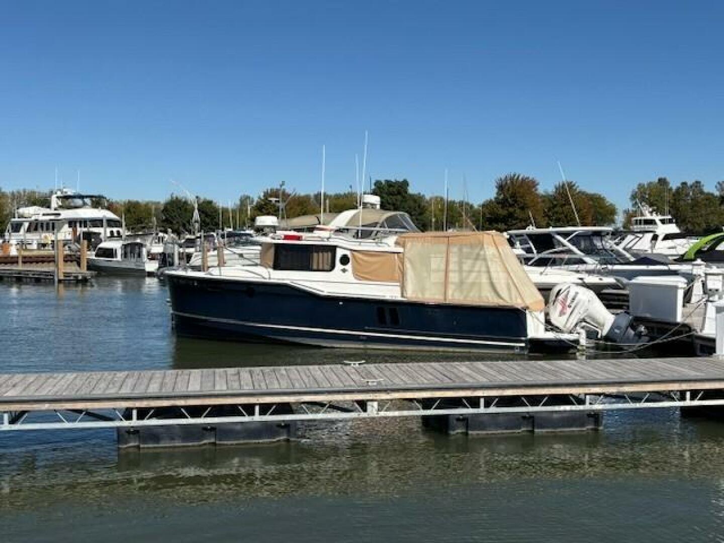 Slide: The Image of Ranger Tug R-27 LE 2019 - 5157222