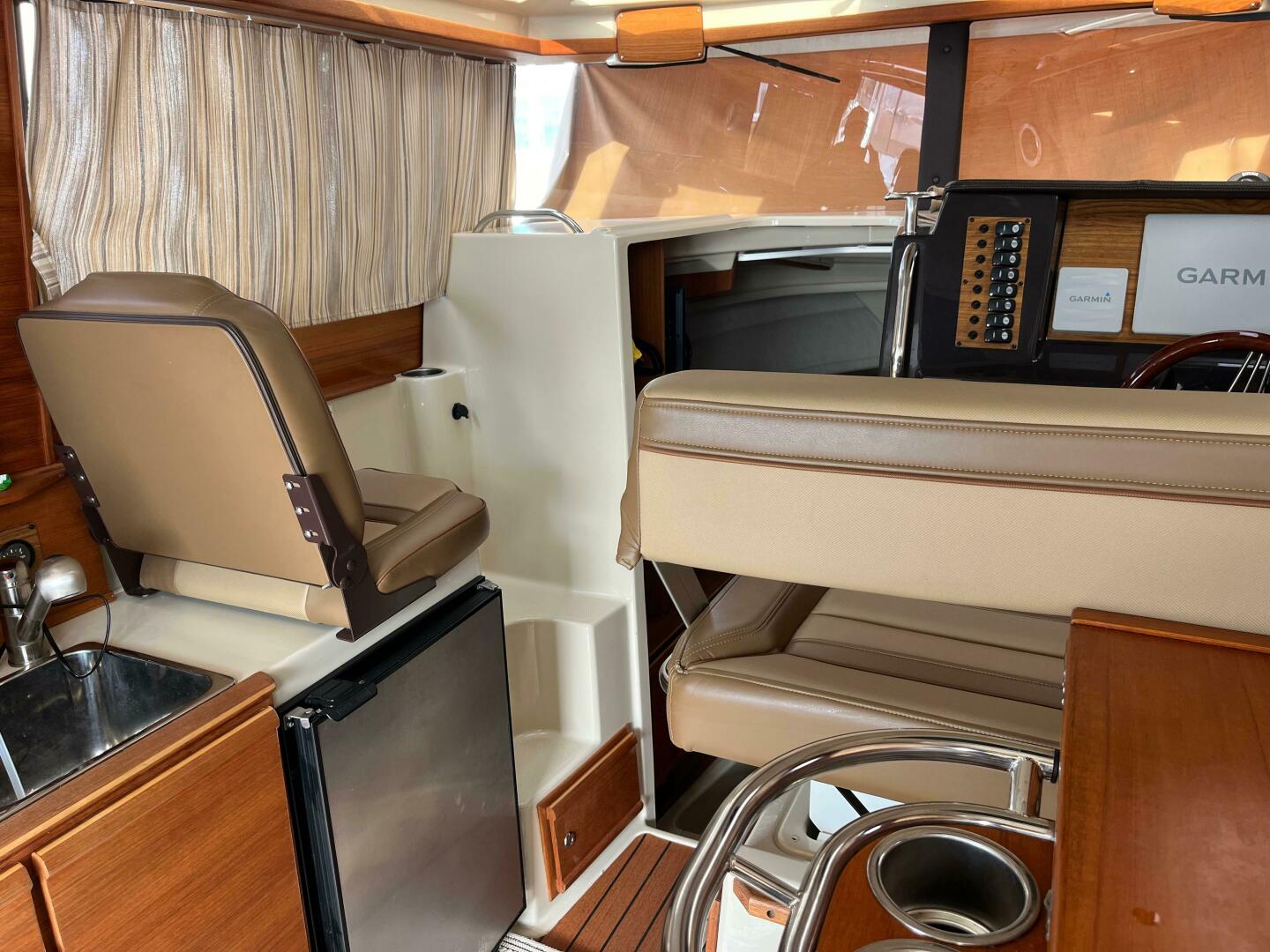 Slide: The Image of Ranger Tug R-27 Luxury Edition 2020 - 4658071
