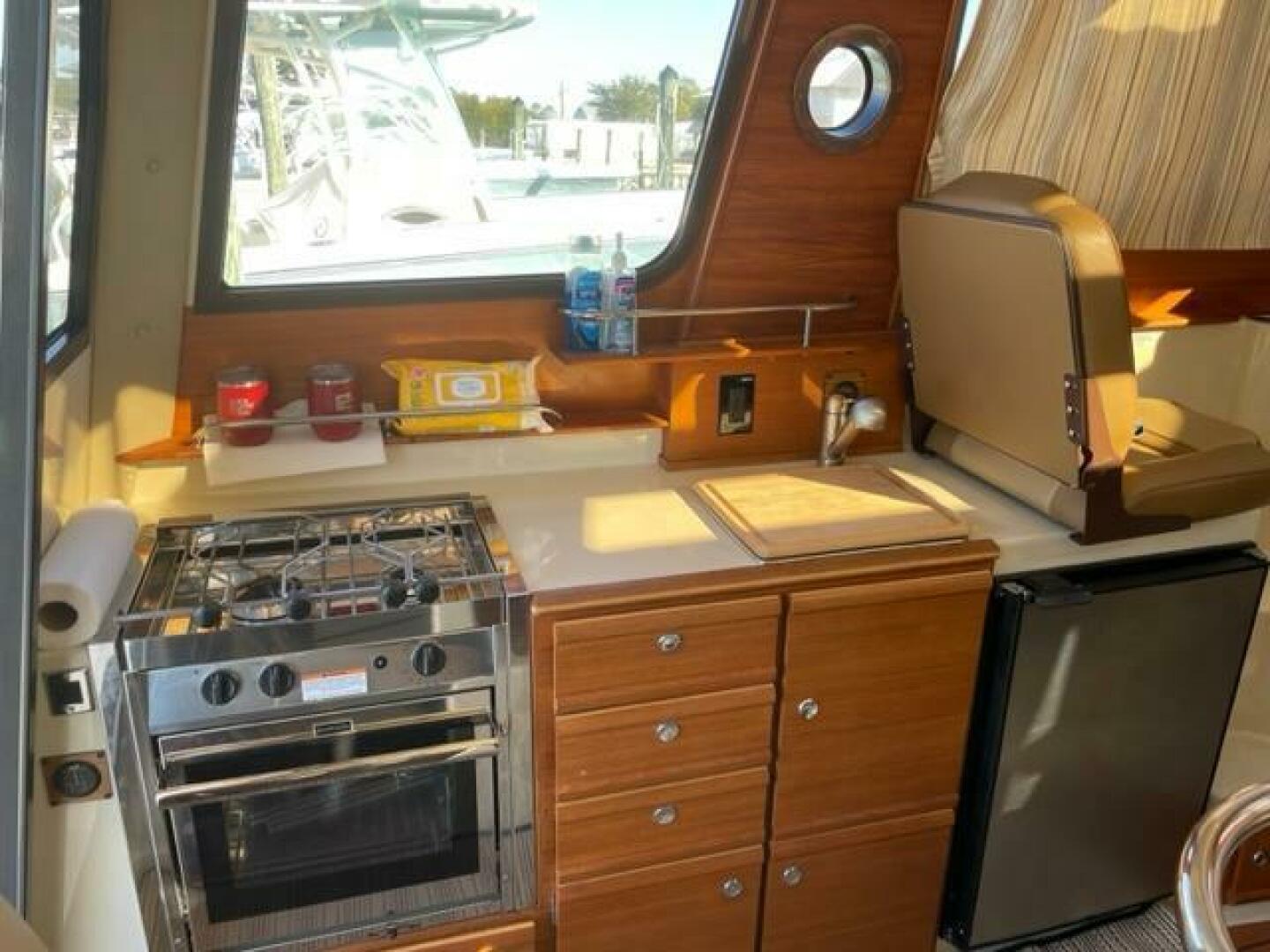 Slide: The Image of Ranger Tug R-27 Luxury Edition 2020 - 4658046