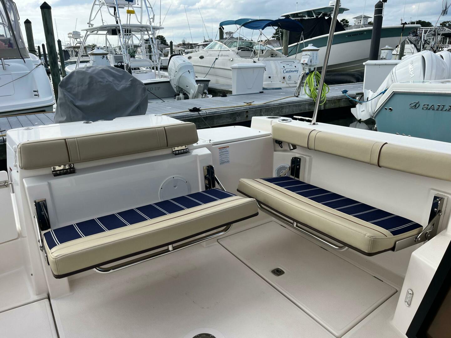 Slide: The Image of Ranger Tug R-27 Luxury Edition 2020 - 4658077