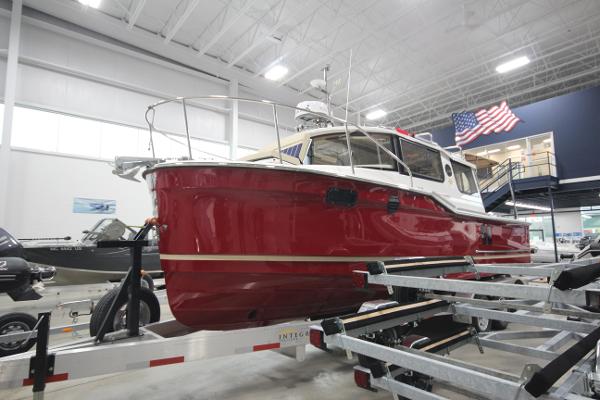 Slide: The Image of Ranger Tug R-27 Luxury Edition 2023 - 3