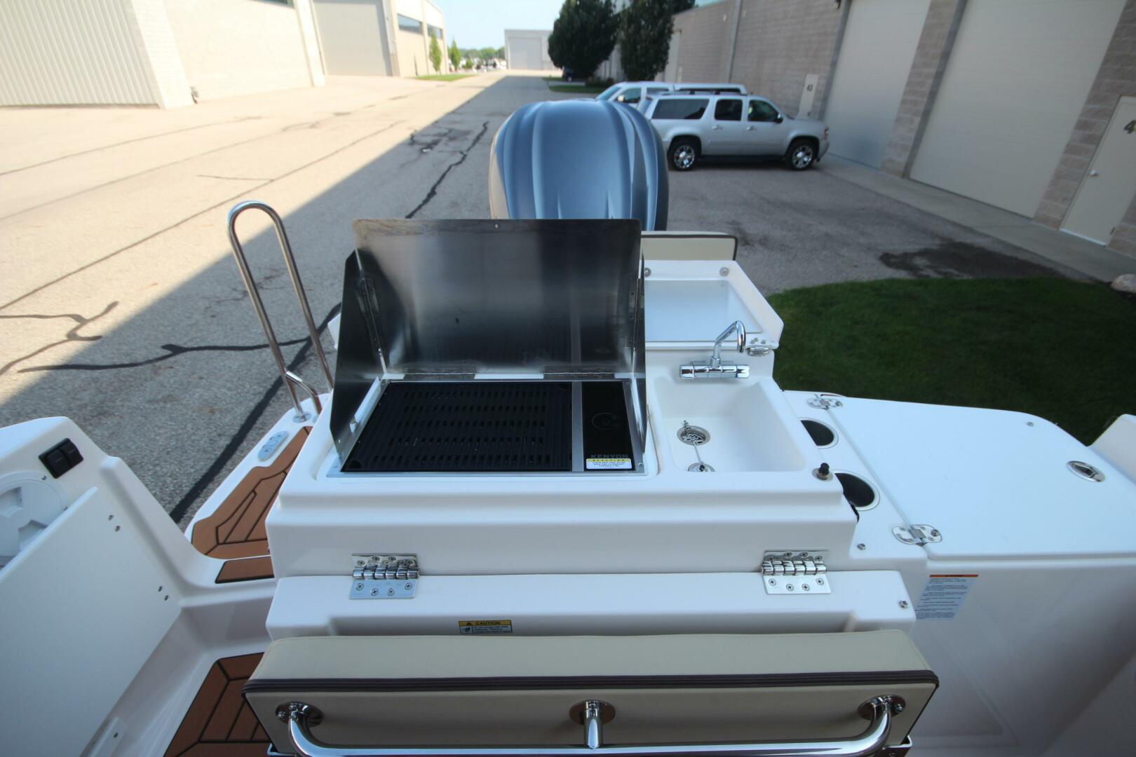 Slide: The Image of Ranger Tug R-27 Luxury Edition 2025 - 5157481