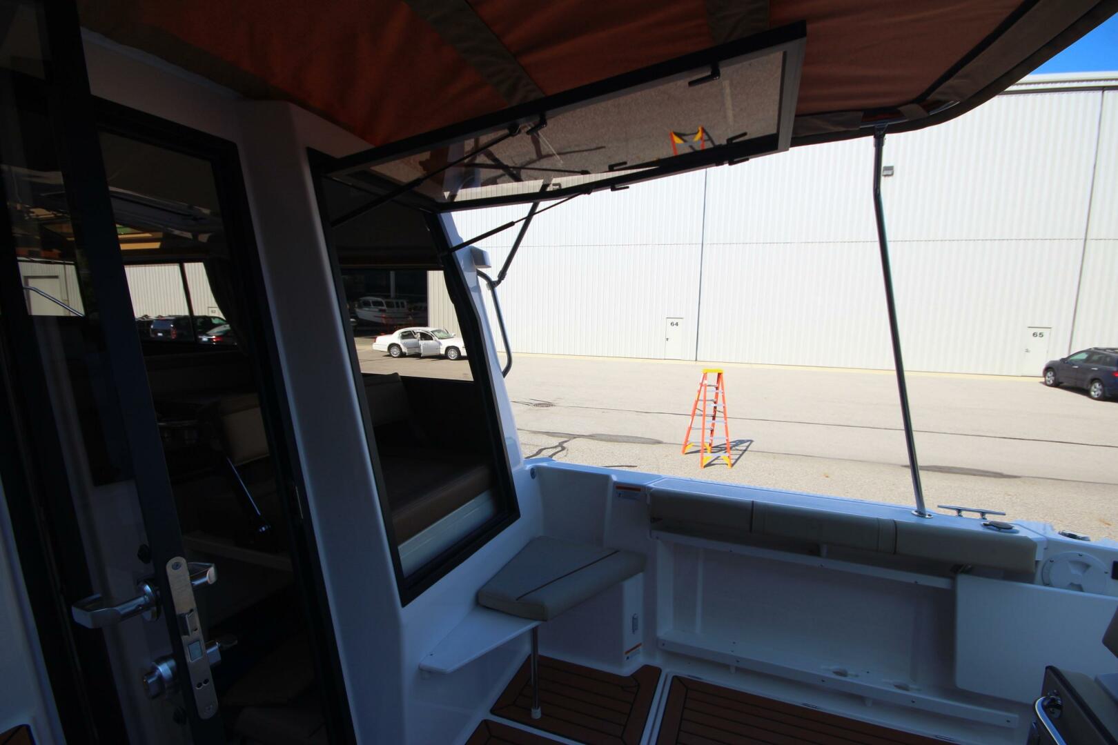 Slide: The Image of Ranger Tug R-27 Luxury Edition 2025 - 5157489