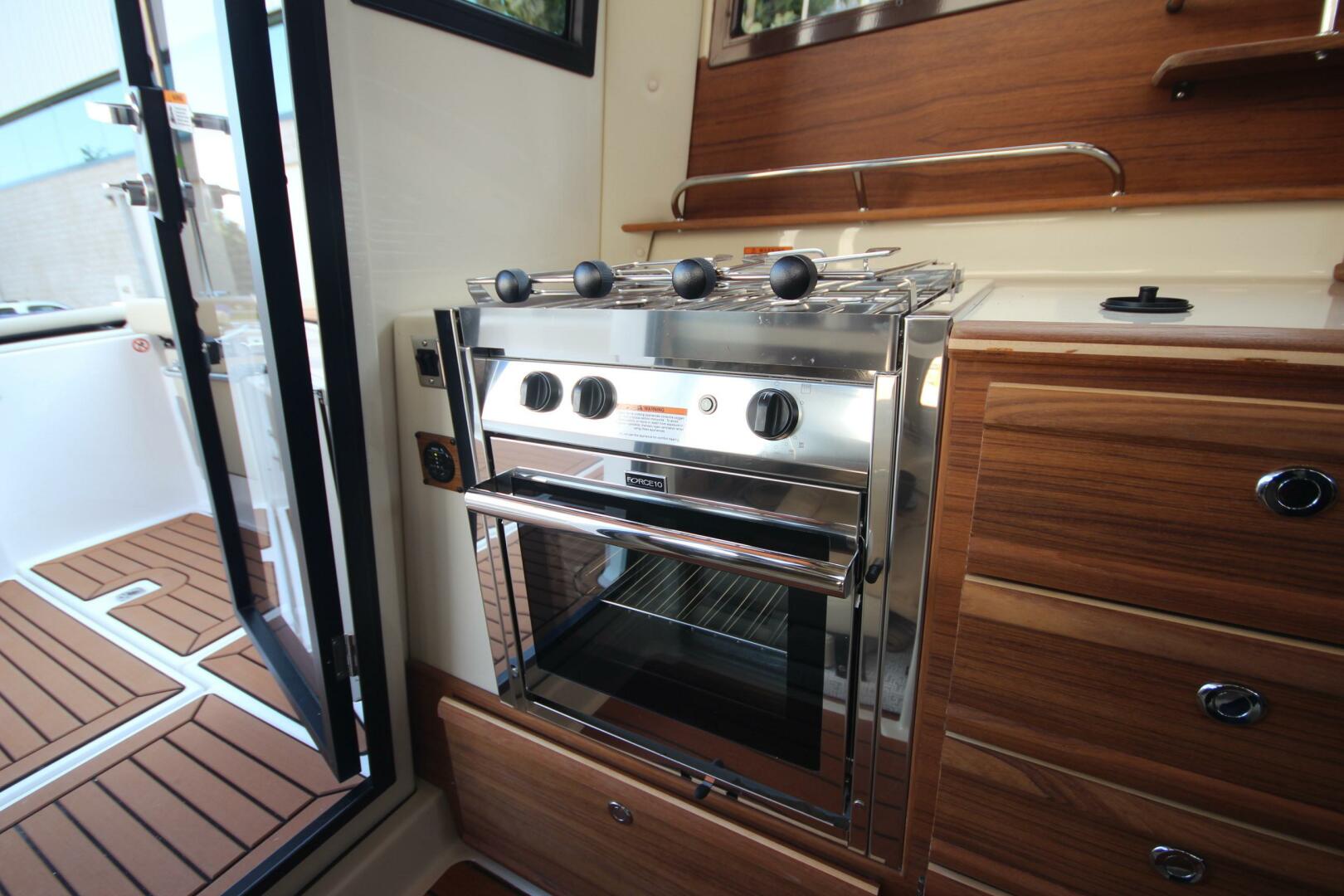 Slide: The Image of Ranger Tug R-27 Luxury Edition 2025 - 5157495