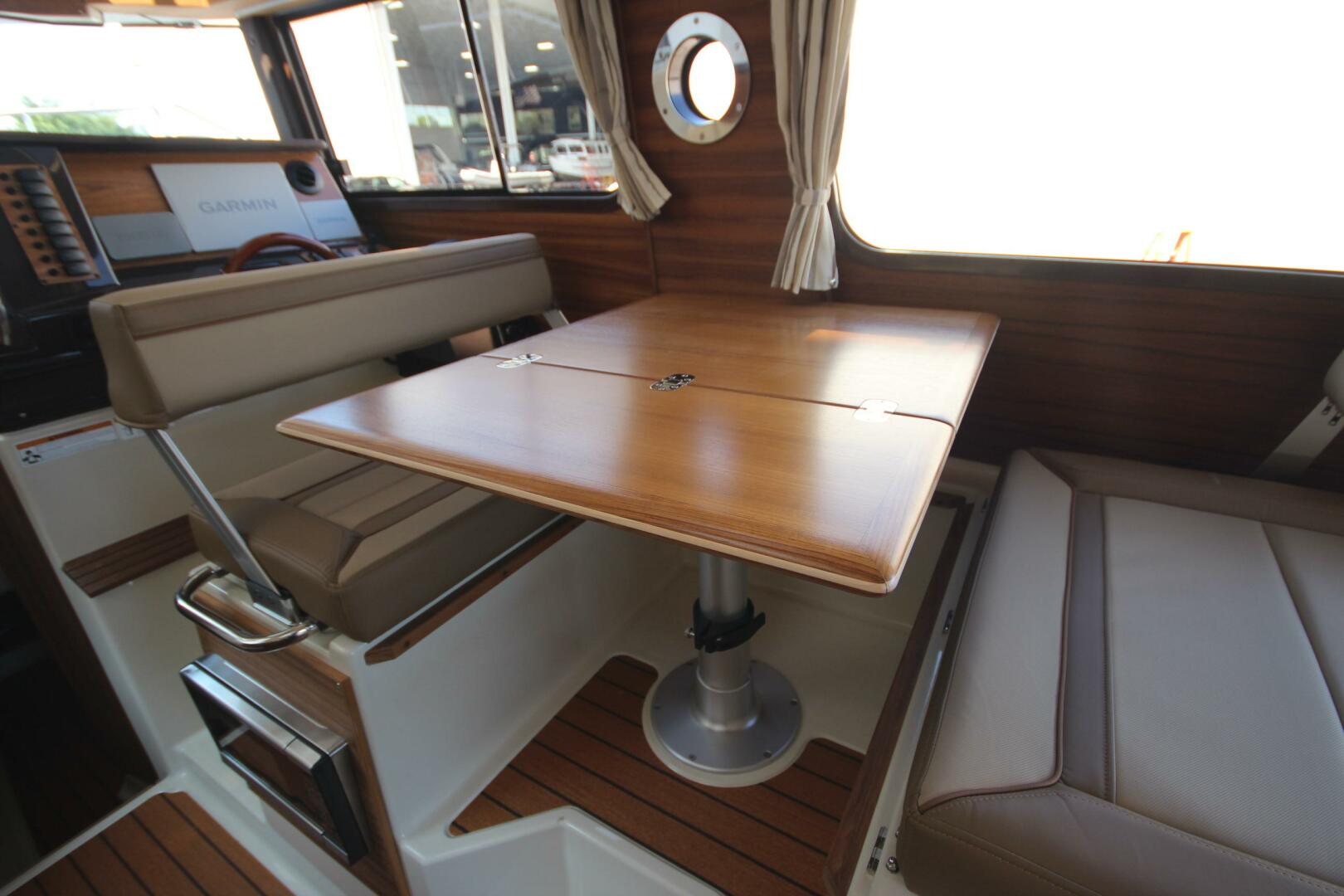 Slide: The Image of Ranger Tug R-27 Luxury Edition 2025 - 5157496