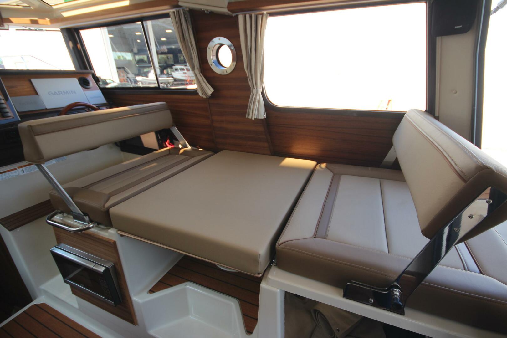 Slide: The Image of Ranger Tug R-27 Luxury Edition 2025 - 5157497