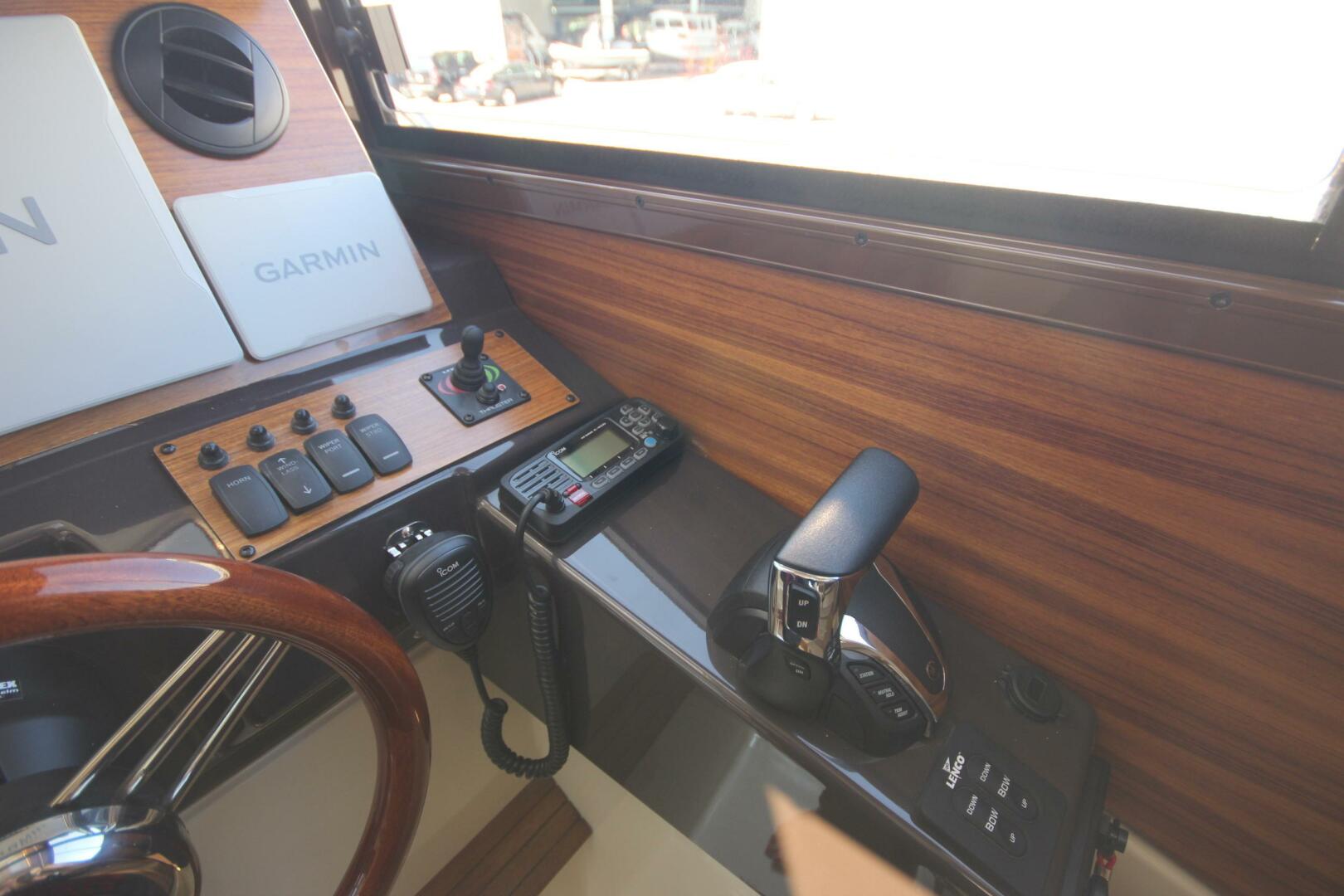 Slide: The Image of Ranger Tug R-27 Luxury Edition 2025 - 5157501