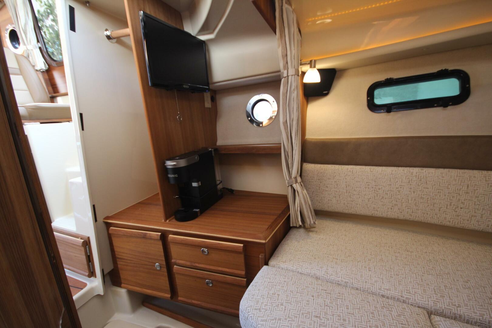 Slide: The Image of Ranger Tug R-27 Luxury Edition 2025 - 5157507