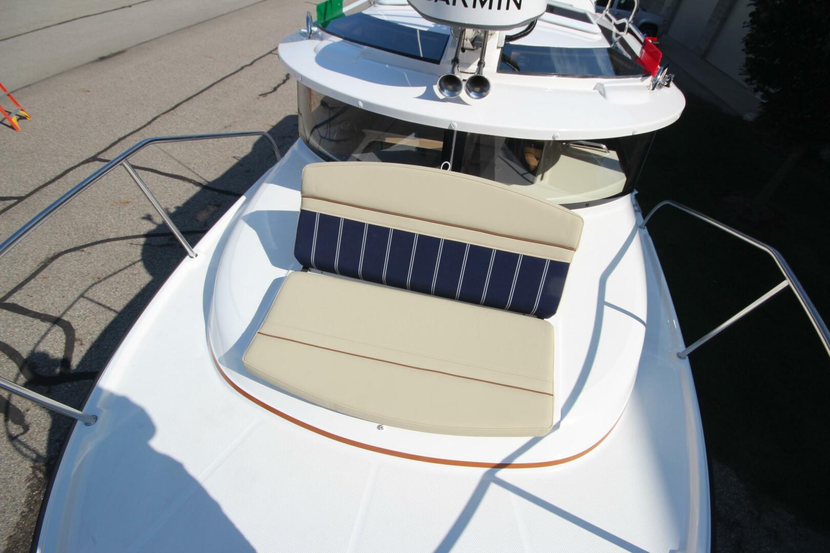 Slide: The Image of Ranger Tug R-27 Luxury Edition 2025 - 5157515