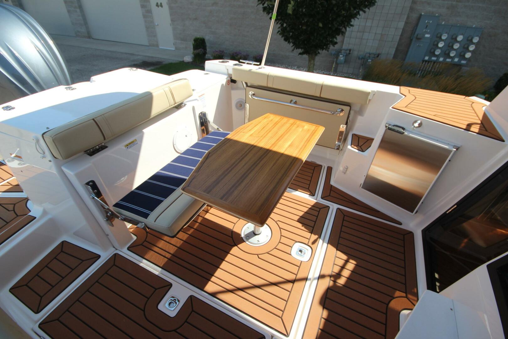 Slide: The Image of Ranger Tug R-27 Luxury Edition 2025 - 5157529