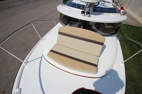 Slide: The Image of Ranger Tug R-27 Luxury Edition In Stock 2021 - 7