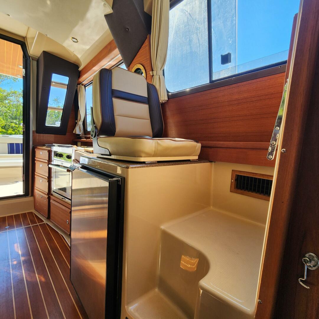 Slide: The Image of Ranger Tug R-29 CB 2019 - 5084327