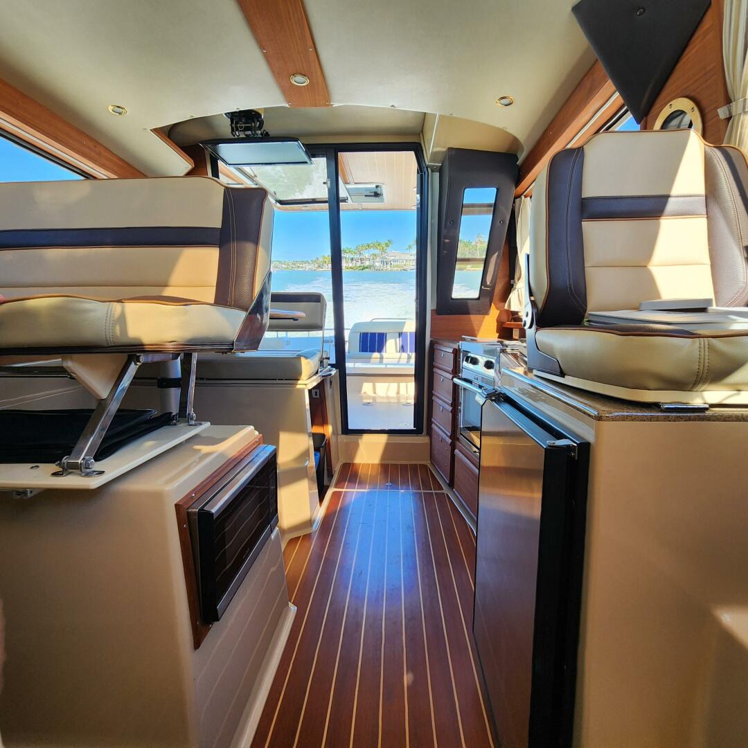 Slide: The Image of Ranger Tug R-29 CB 2019 - 5084443