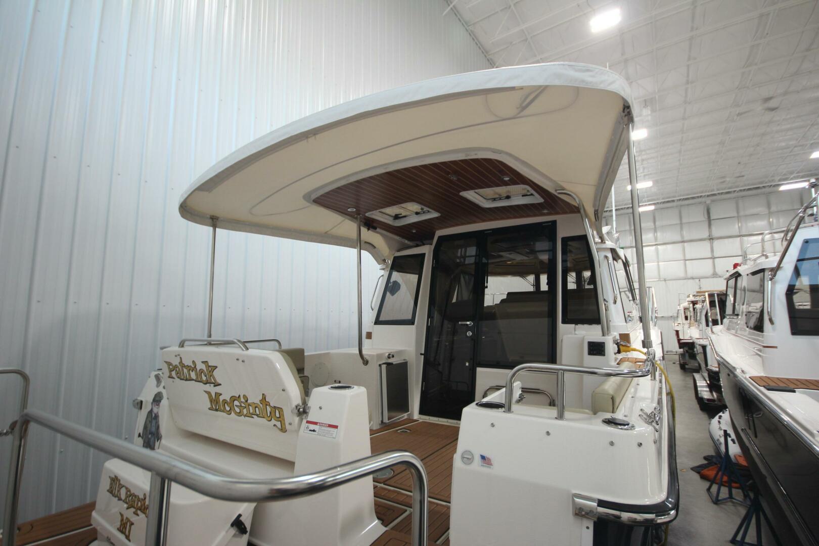 Slide: The Image of Ranger Tug R-29 Sedan Luxury Edition 2022 - 5312541