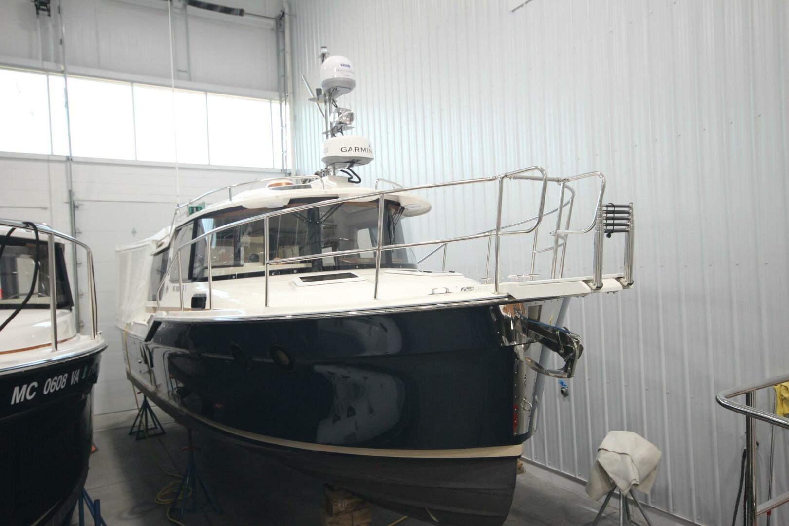 Slide: The Image of Ranger Tug R-29 Sedan Luxury Edition 2022 - 5312525