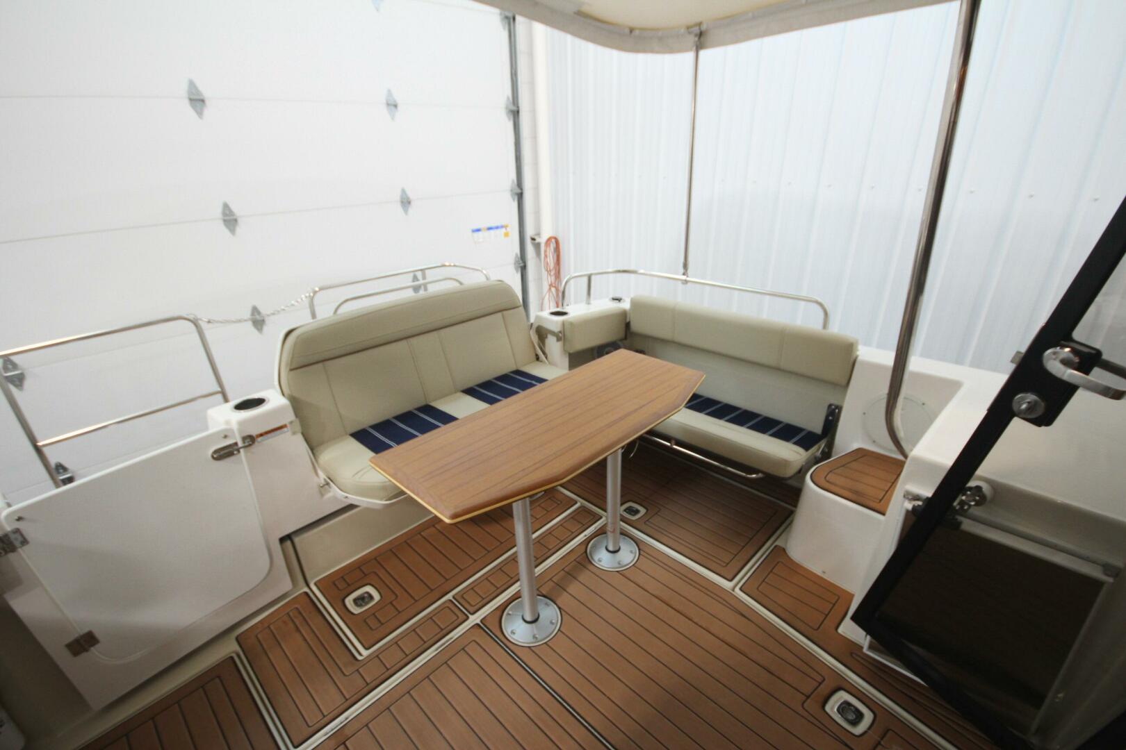 Slide: The Image of Ranger Tug R-29 Sedan Luxury Edition 2022 - 5312580