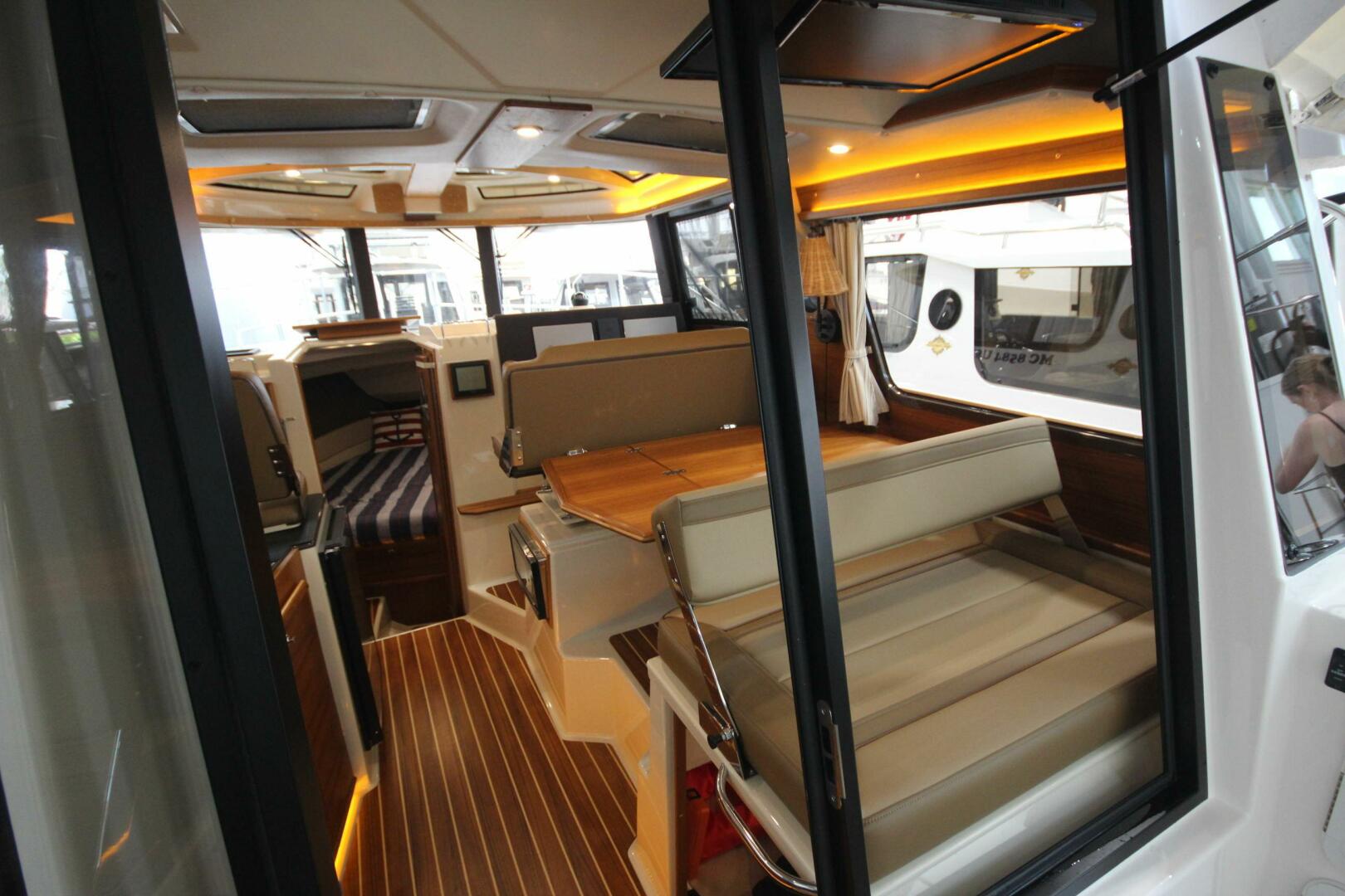 Slide: The Image of Ranger Tug R-29 Sedan Luxury Edition 2022 - 5312586