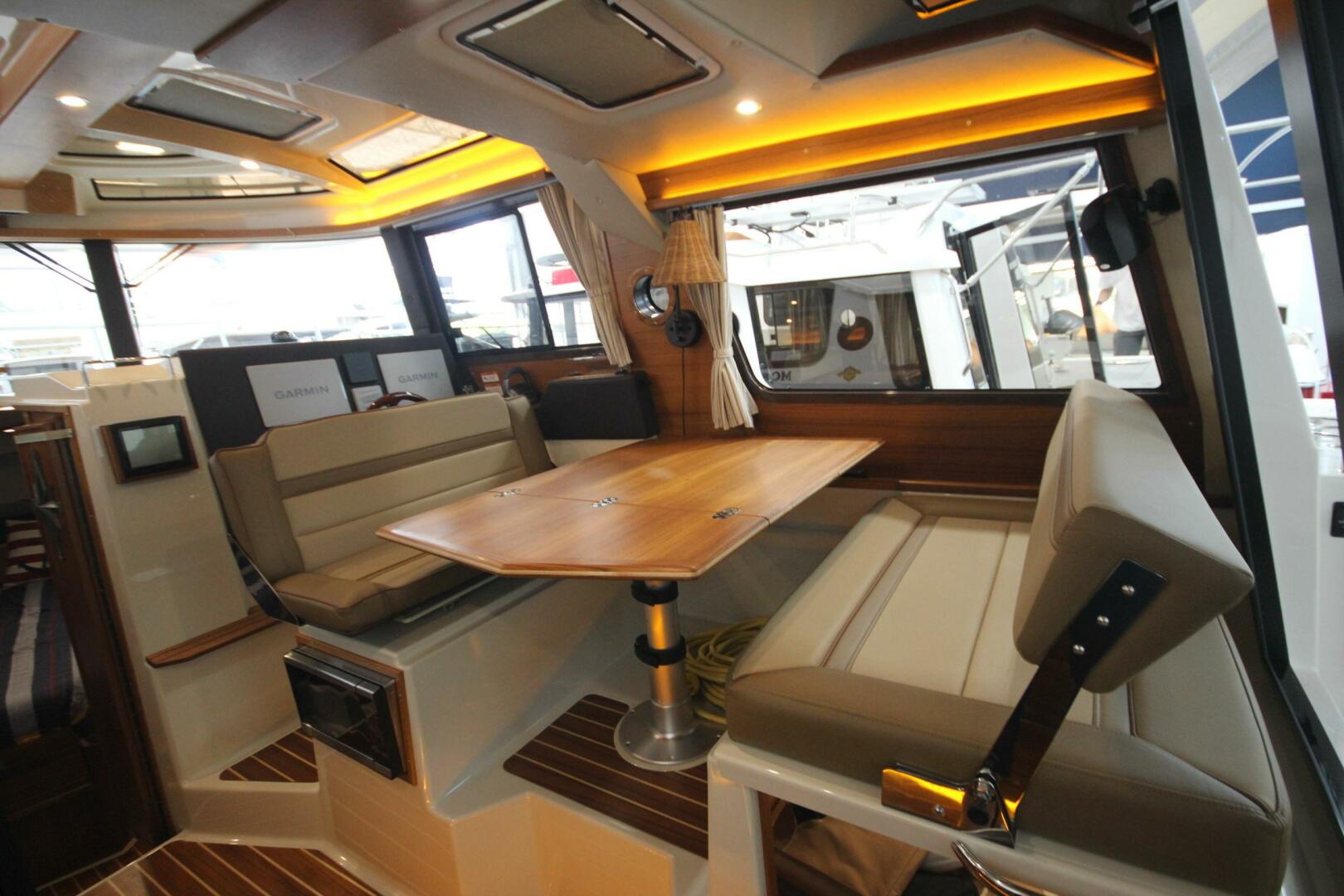 Slide: The Image of Ranger Tug R-29 Sedan Luxury Edition 2022 - 5312587