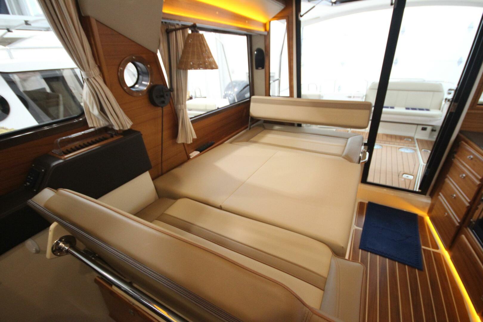 Slide: The Image of Ranger Tug R-29 Sedan Luxury Edition 2022 - 5312592