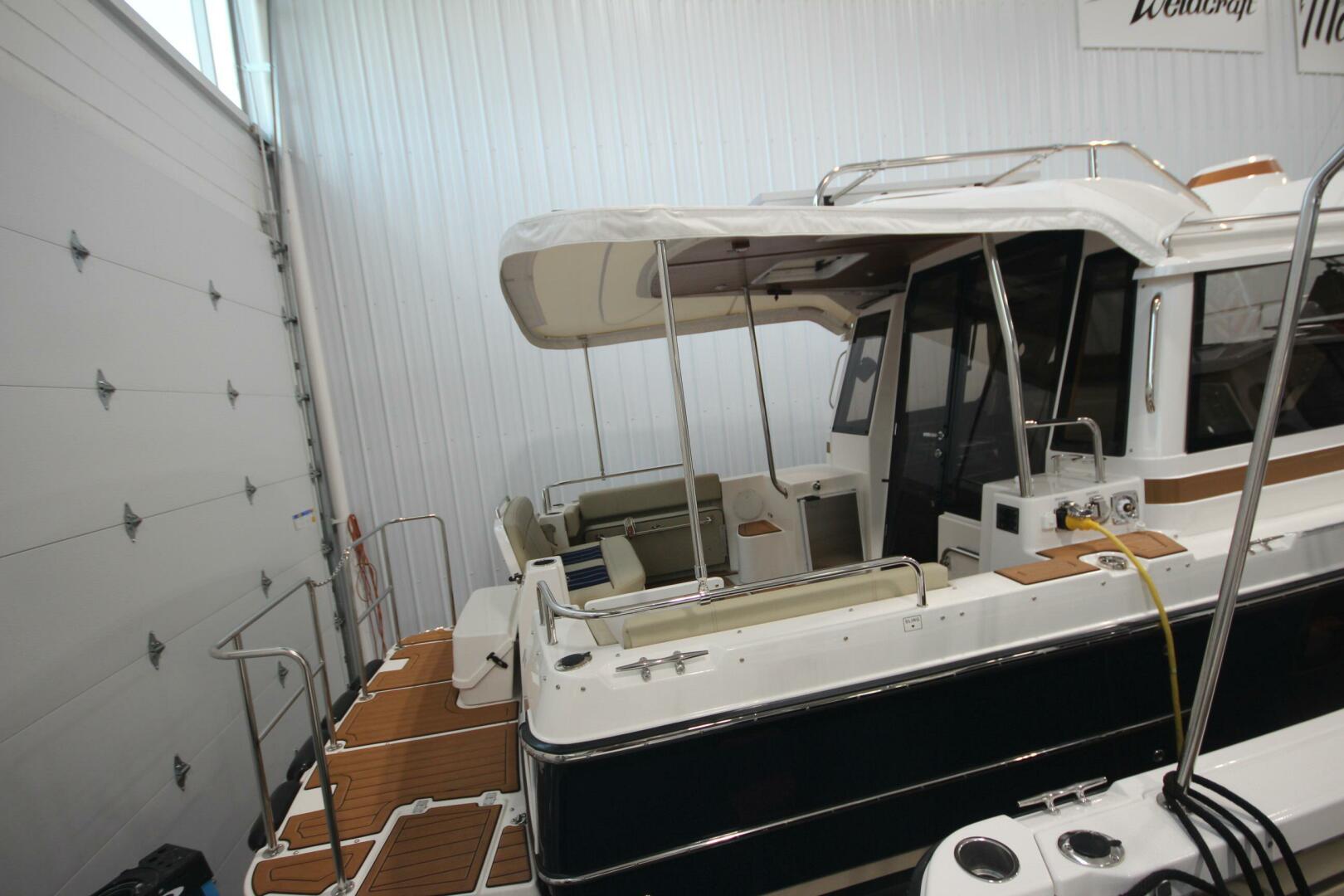 Slide: The Image of Ranger Tug R-29 Sedan Luxury Edition 2022 - 5312535