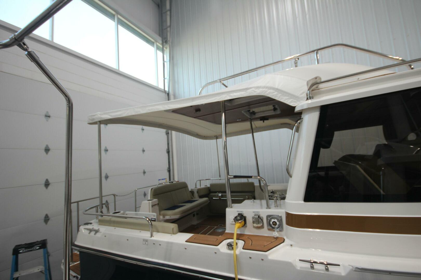 Slide: The Image of Ranger Tug R-29 Sedan Luxury Edition 2022 - 5312537