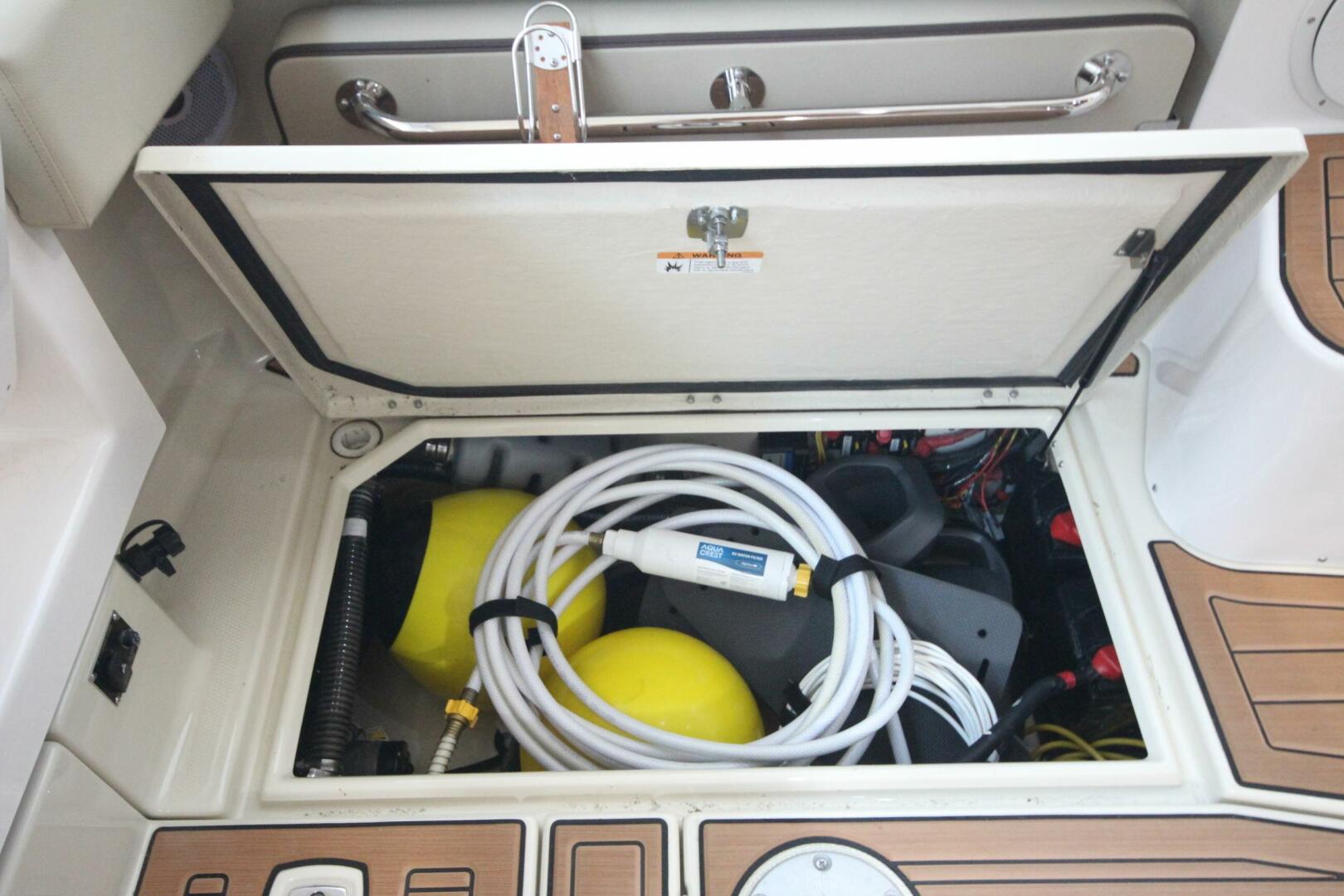 Slide: The Image of Ranger Tug R-29 Sedan Luxury Edition 2022 - 5312566