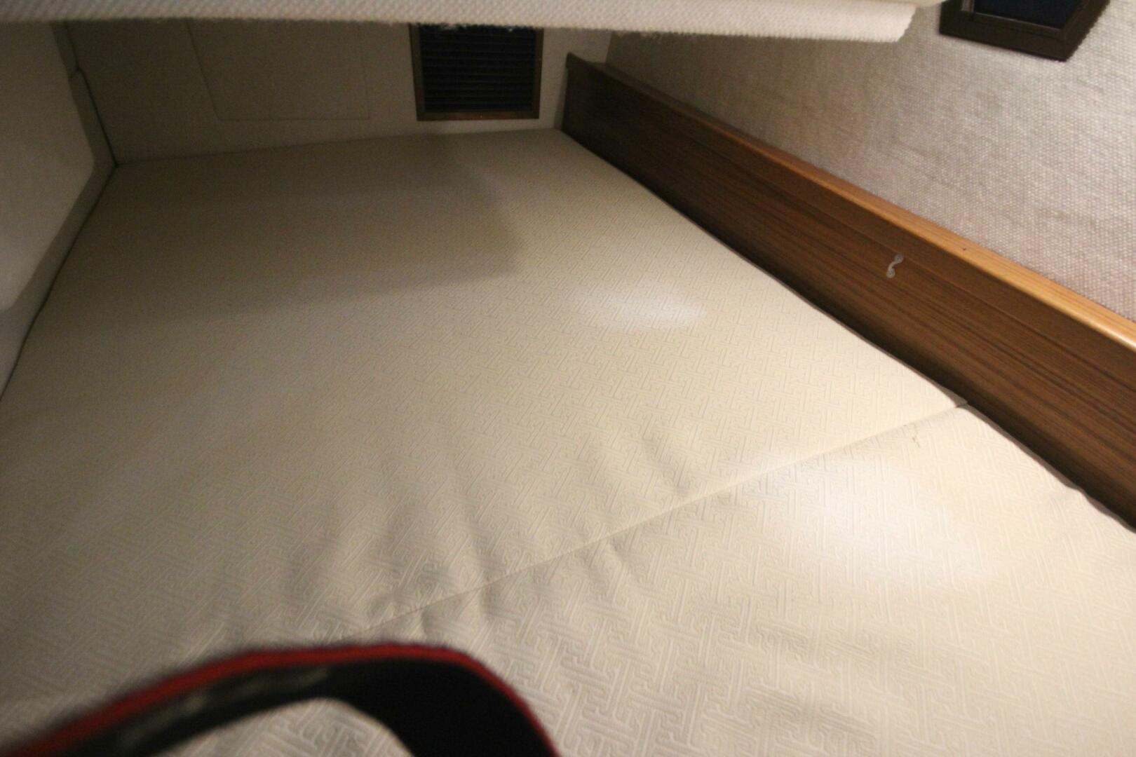 Slide: The Image of Ranger Tug R-29 Sedan Luxury Edition 2022 - 5312575