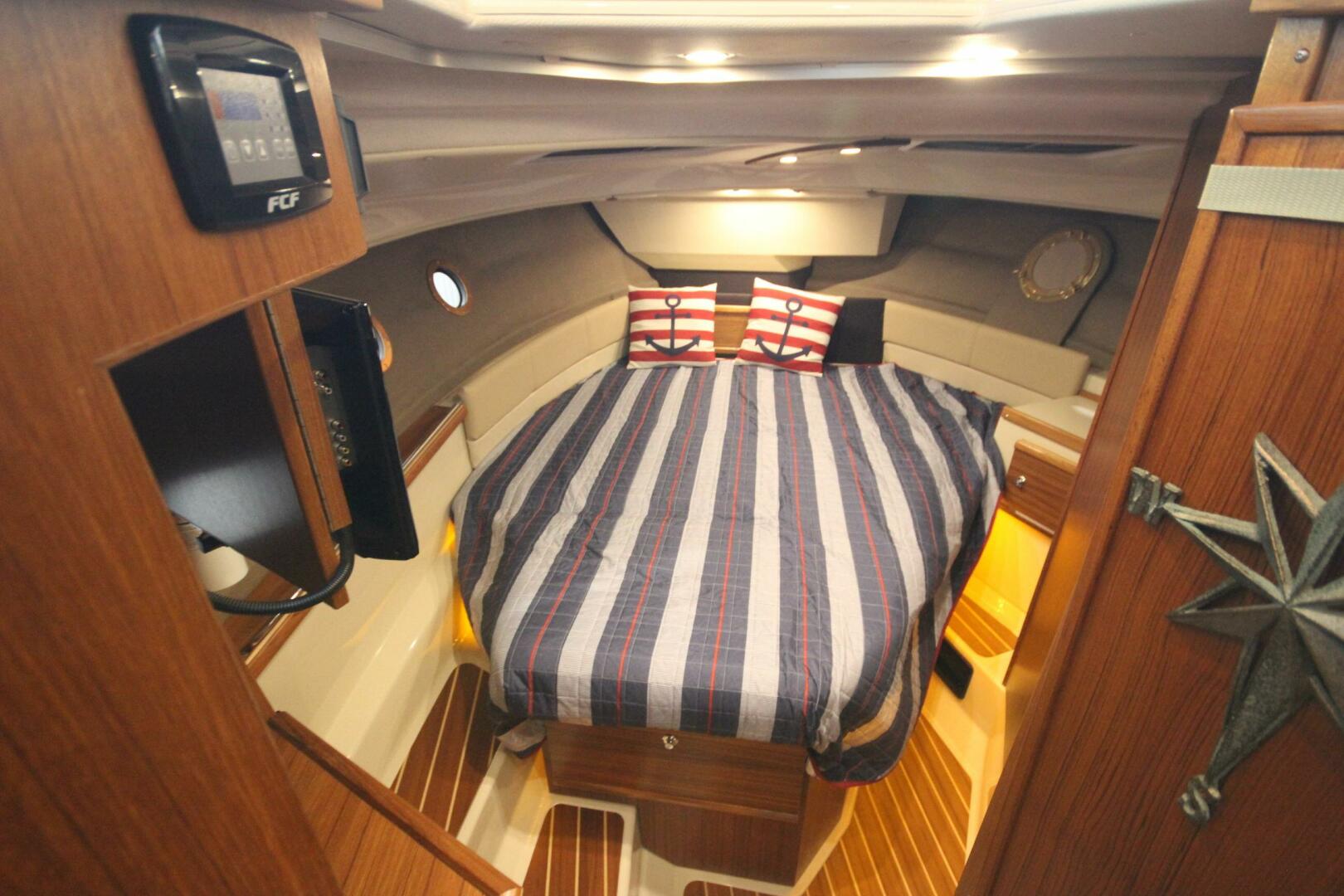 Slide: The Image of Ranger Tug R-29 Sedan Luxury Edition 2022 - 5312603