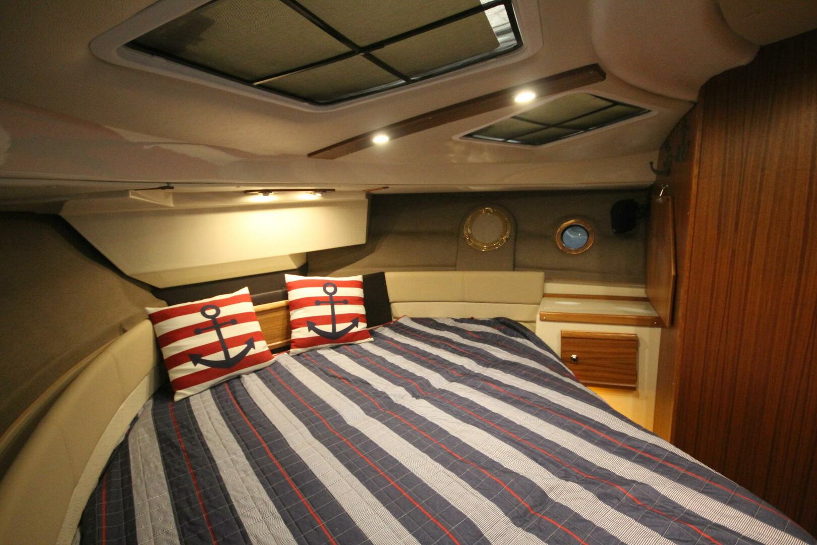 Slide: The Image of Ranger Tug R-29 Sedan Luxury Edition 2022 - 5312604