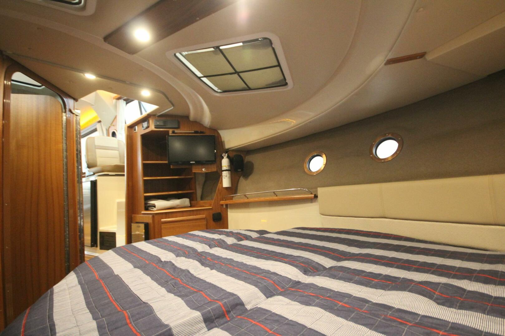 Slide: The Image of Ranger Tug R-29 Sedan Luxury Edition 2022 - 5312605