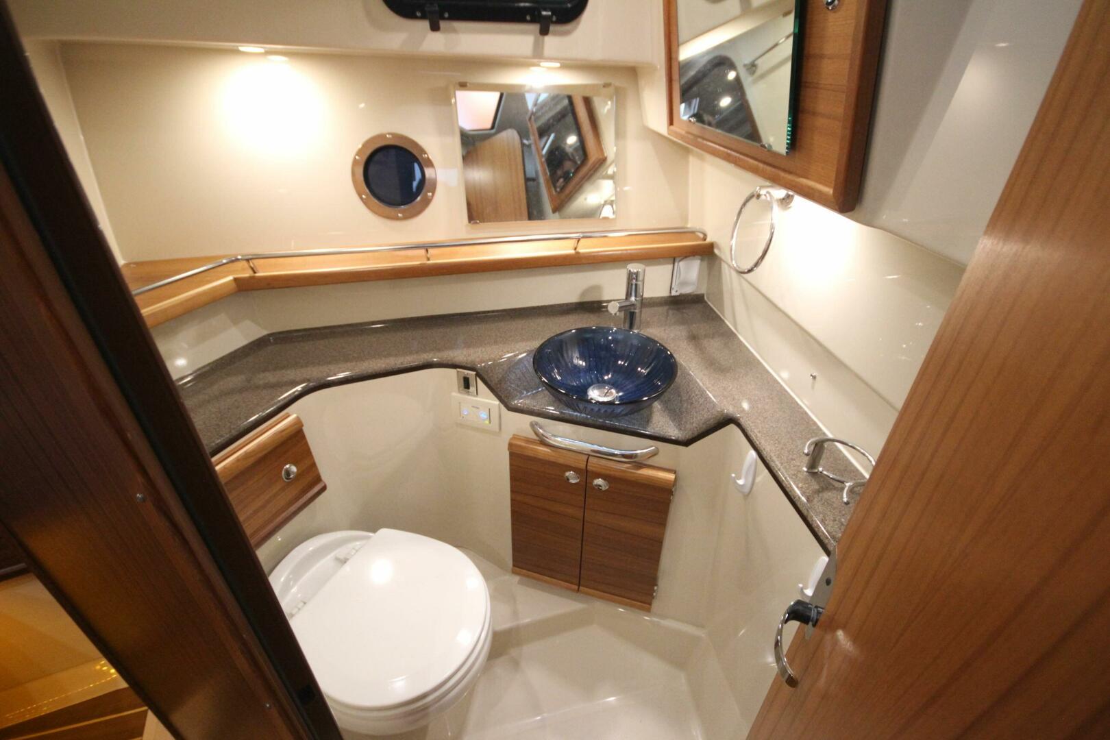 Slide: The Image of Ranger Tug R-29 Sedan Luxury Edition 2022 - 5312608