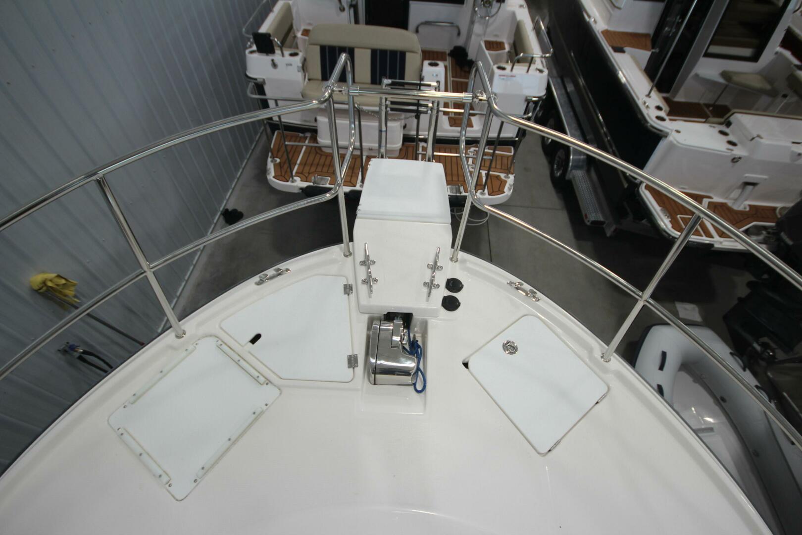 Slide: The Image of Ranger Tug R-29 Sedan Luxury Edition 2022 - 5312614