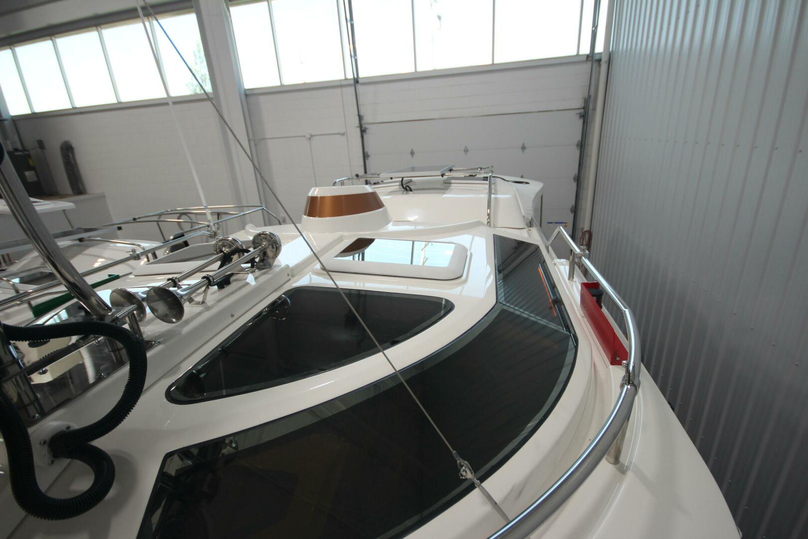 Slide: The Image of Ranger Tug R-29 Sedan Luxury Edition 2022 - 5312618